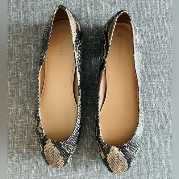 Easy Spirit Taupe Snake Print Vegan Flats Size 12 EUC LIKE NEW - Picture 4 of 12